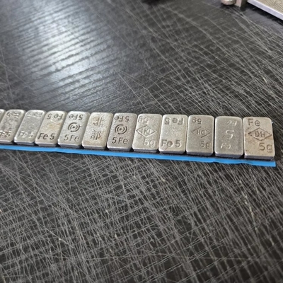 Taśma z pianki PE 1mm czarna, dwustronna, z klejem akrylowym, 10m